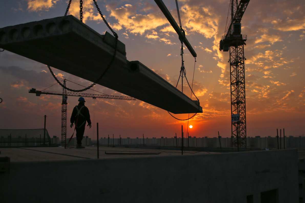 S40 Construction team and scaffolding work